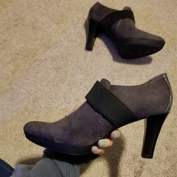 Gray suede high heels - Picture 2 of 3